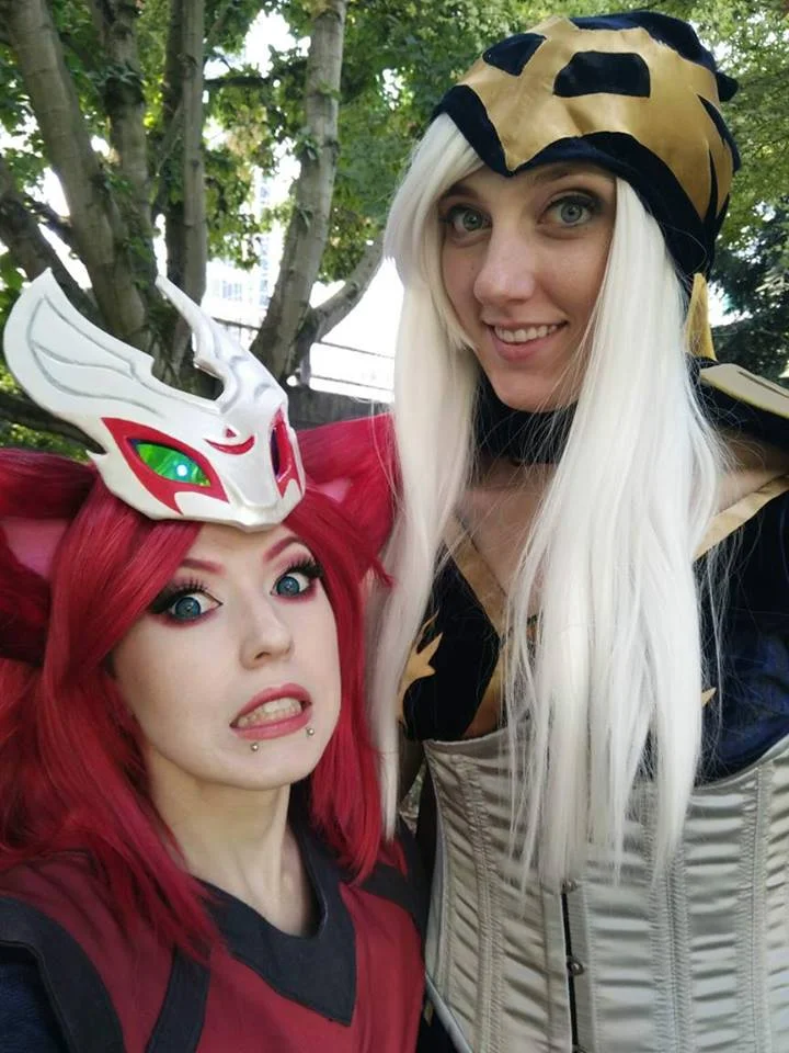 Riot Jynx and Riot Swimbananas