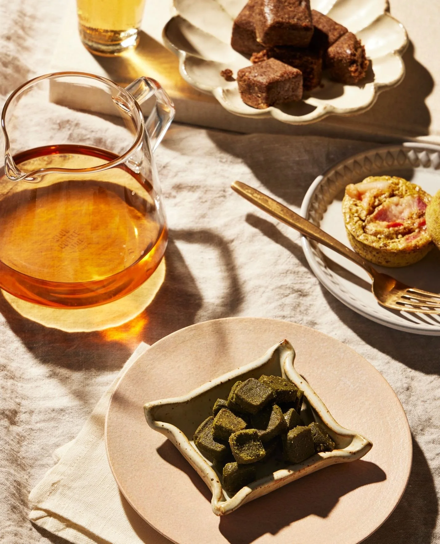 Powerful bites shot for @early__ish with gorgeous styling from @thereal_helenquinn ⁠
⁠
⁠
#foodphotography #foodphotographer #commercialphotographer #commercialphotography #nycphotographer