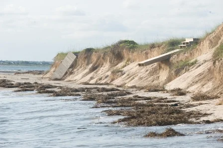 Beach&nbsp;erosion&nbsp;on Bald Head Island, North Carolina​ (2009).