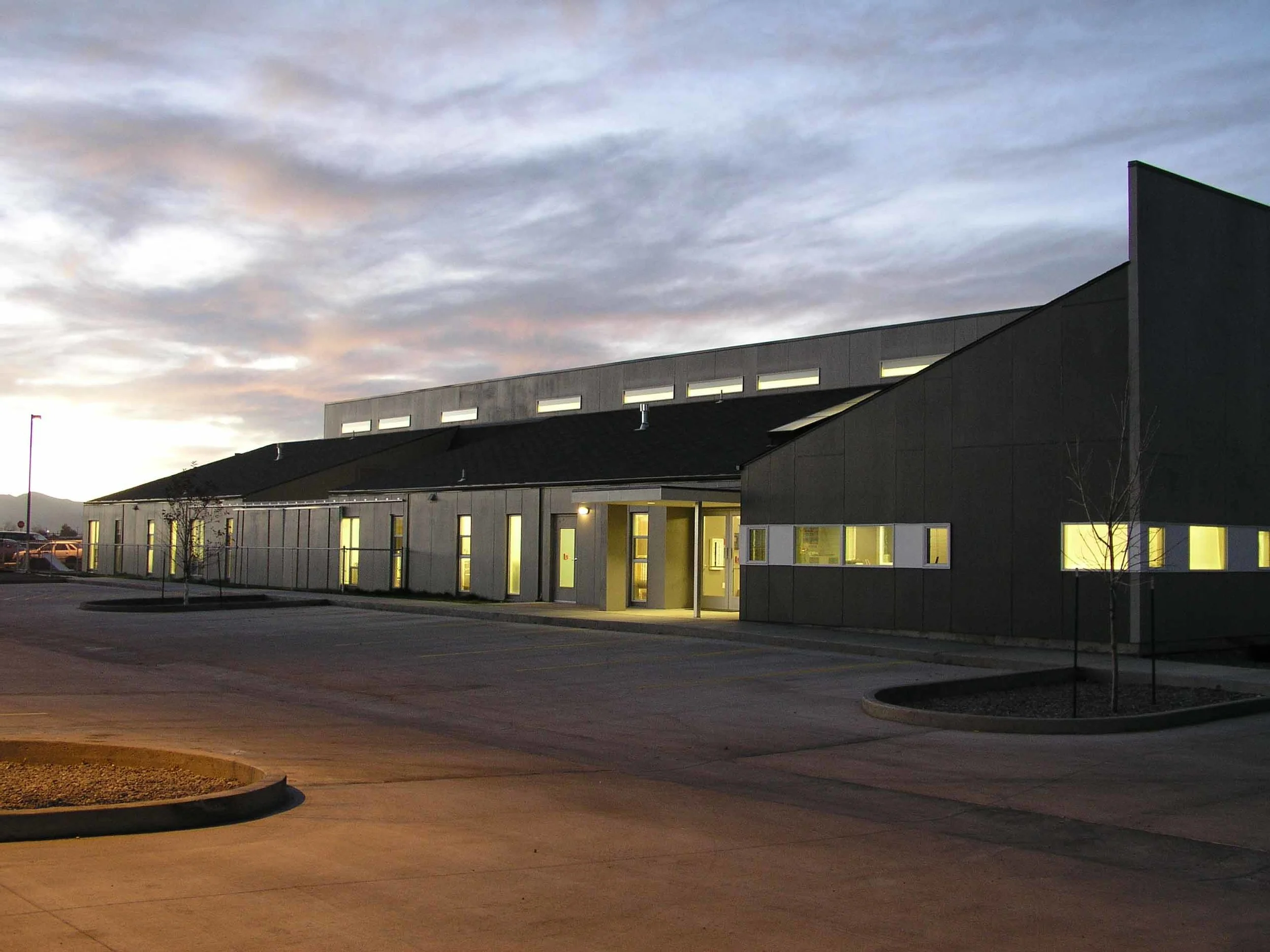 O5_exterior - south elevation dusk 01-orig.jpg