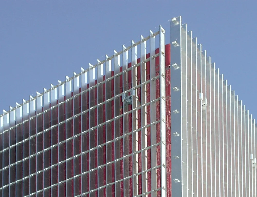 O3_exterior - grating detail 03.jpg