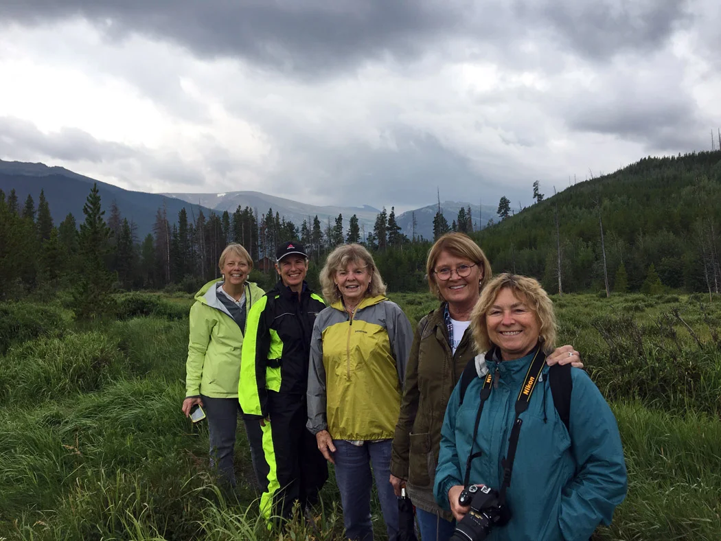 Looking for moose: Cynthie, Paula, Elisabeth, Mar, Jane
