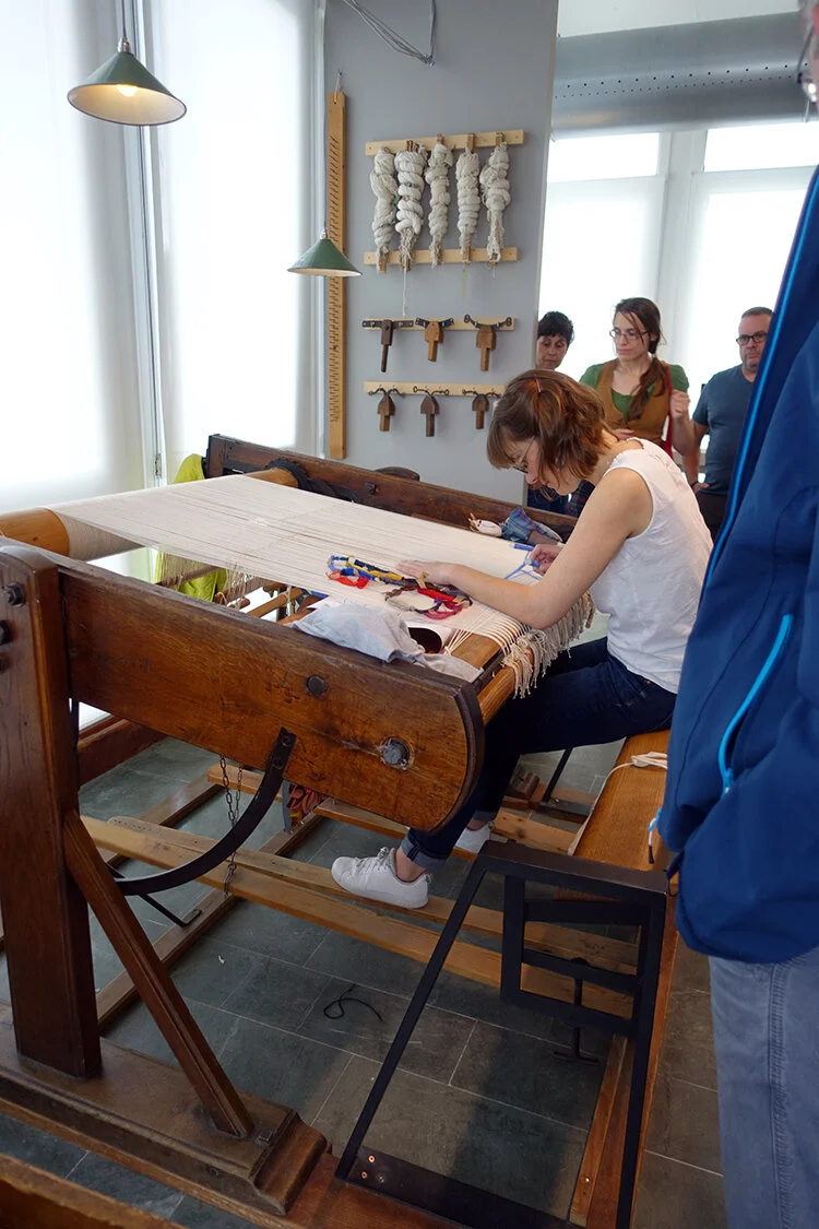 Which tapestry loom is right for me? Part 1: Low-warp looms — Rebecca ...