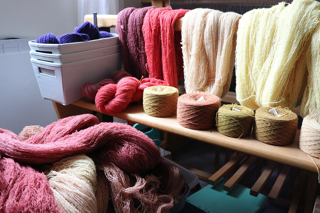 How, why, and when to scour yarn for tapestry weaving — Rebecca Mezoff