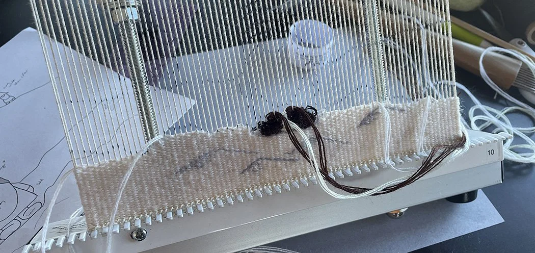 Mirrix 10 inch Chloe: Threaded rods and assembly