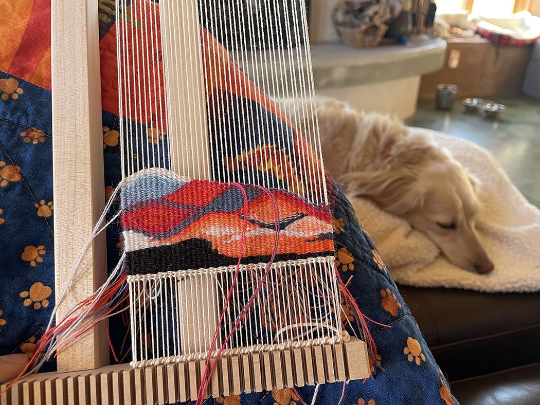 A new non-tensioned lap loom for me! A look at Everlea Looms