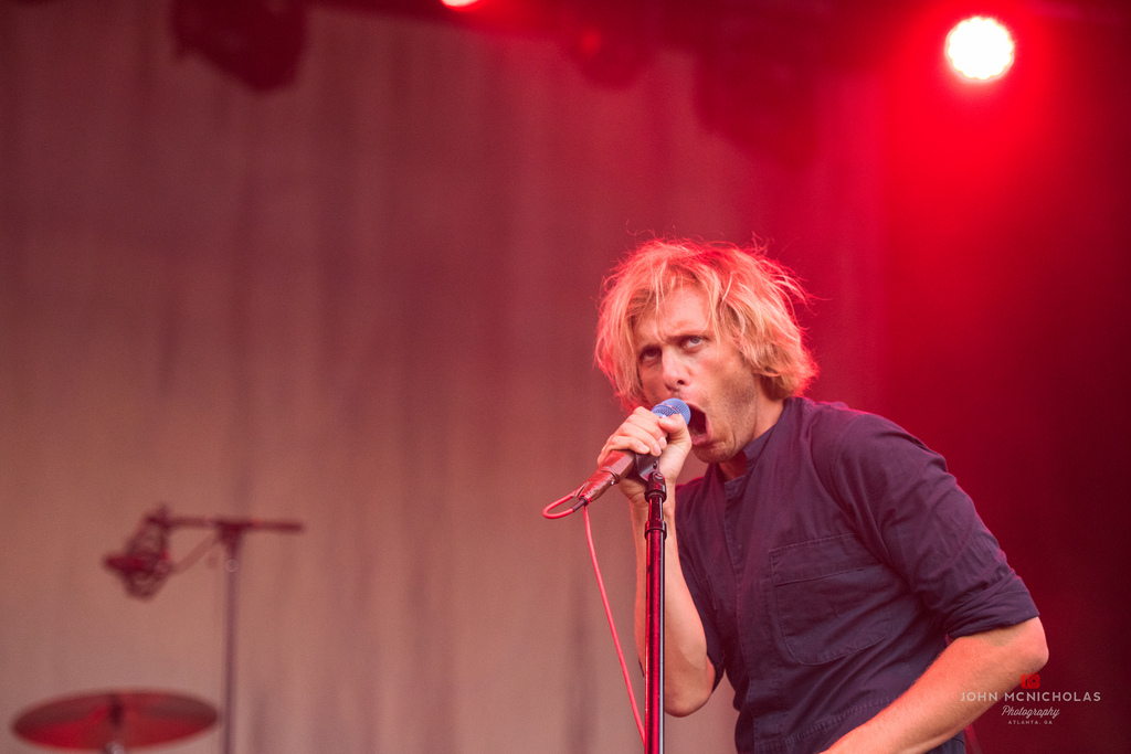 Awolnation_26268975804_l.jpg