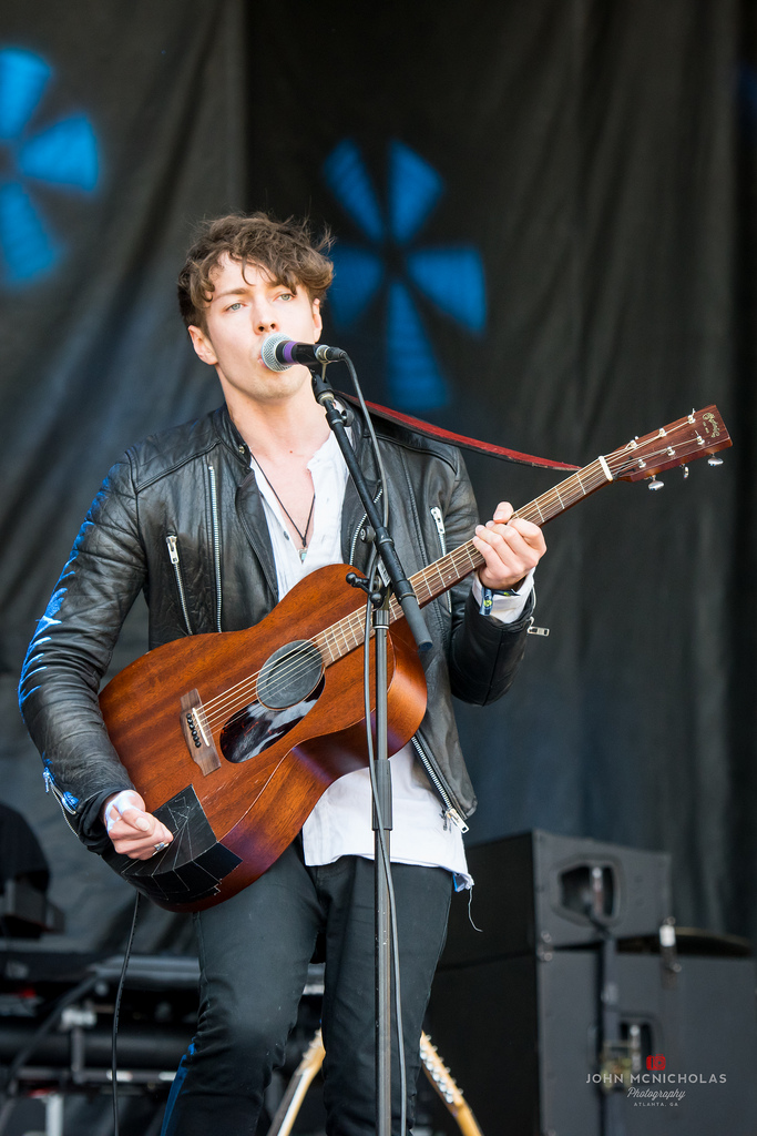 Barns Courtney_27568631730_l.jpg