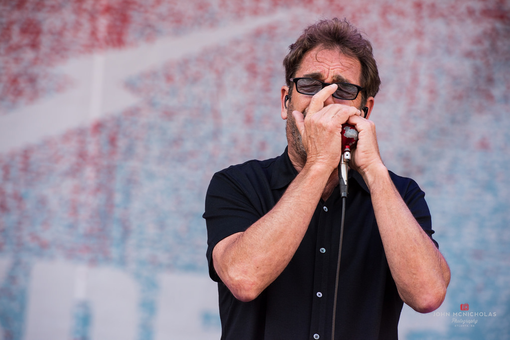 Huey Lewis and the News_27755966690_l.jpg