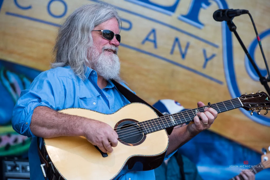 Leftover Salmon_26856841221_l.jpg