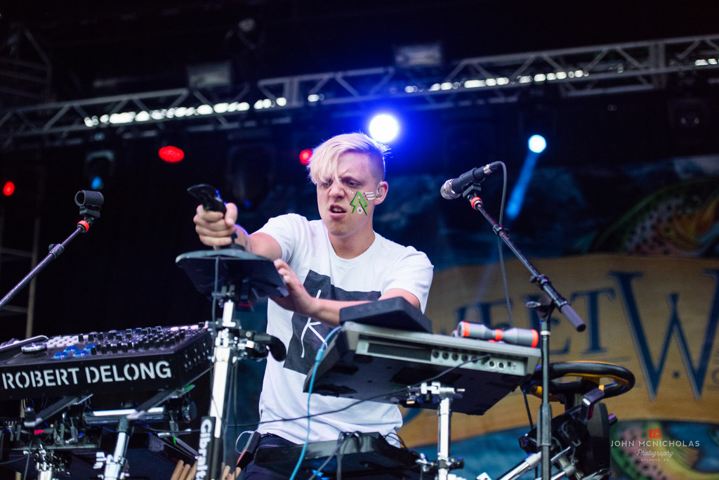 Robert Delong_26929900346_l.jpg