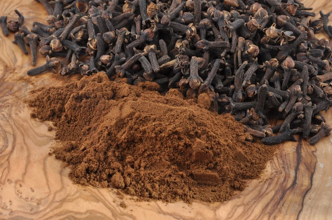 Cloves, Whole and Ground