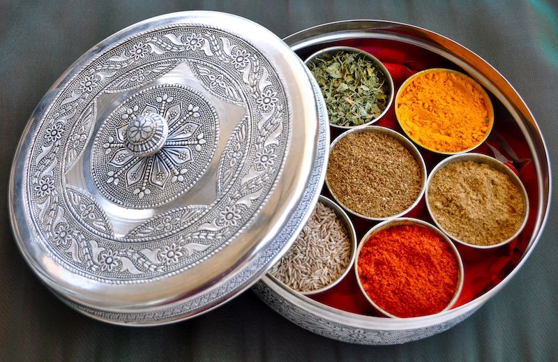 Details about   Spice Tin and Spice Stainless Steel Masala Dabba and 10pc Spices Kit FREE SPOON 