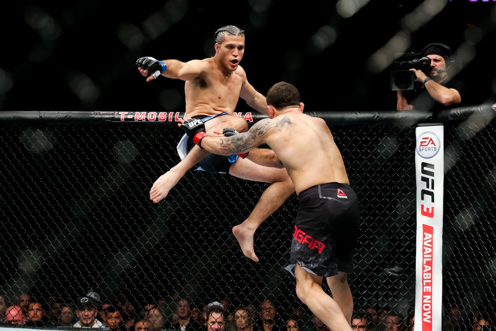Brian Ortega goes airborne against Frankie Edgar. Las Vegas, NV.