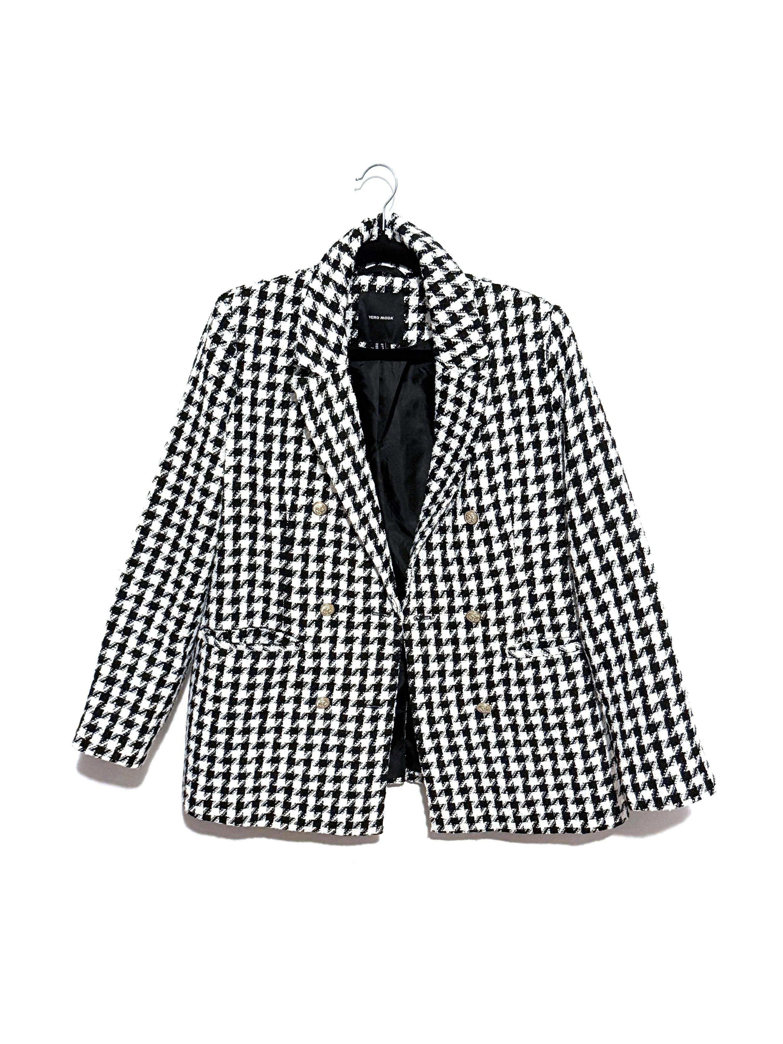 Veromodablackwhitehoundstoothsuitjacket.JPG