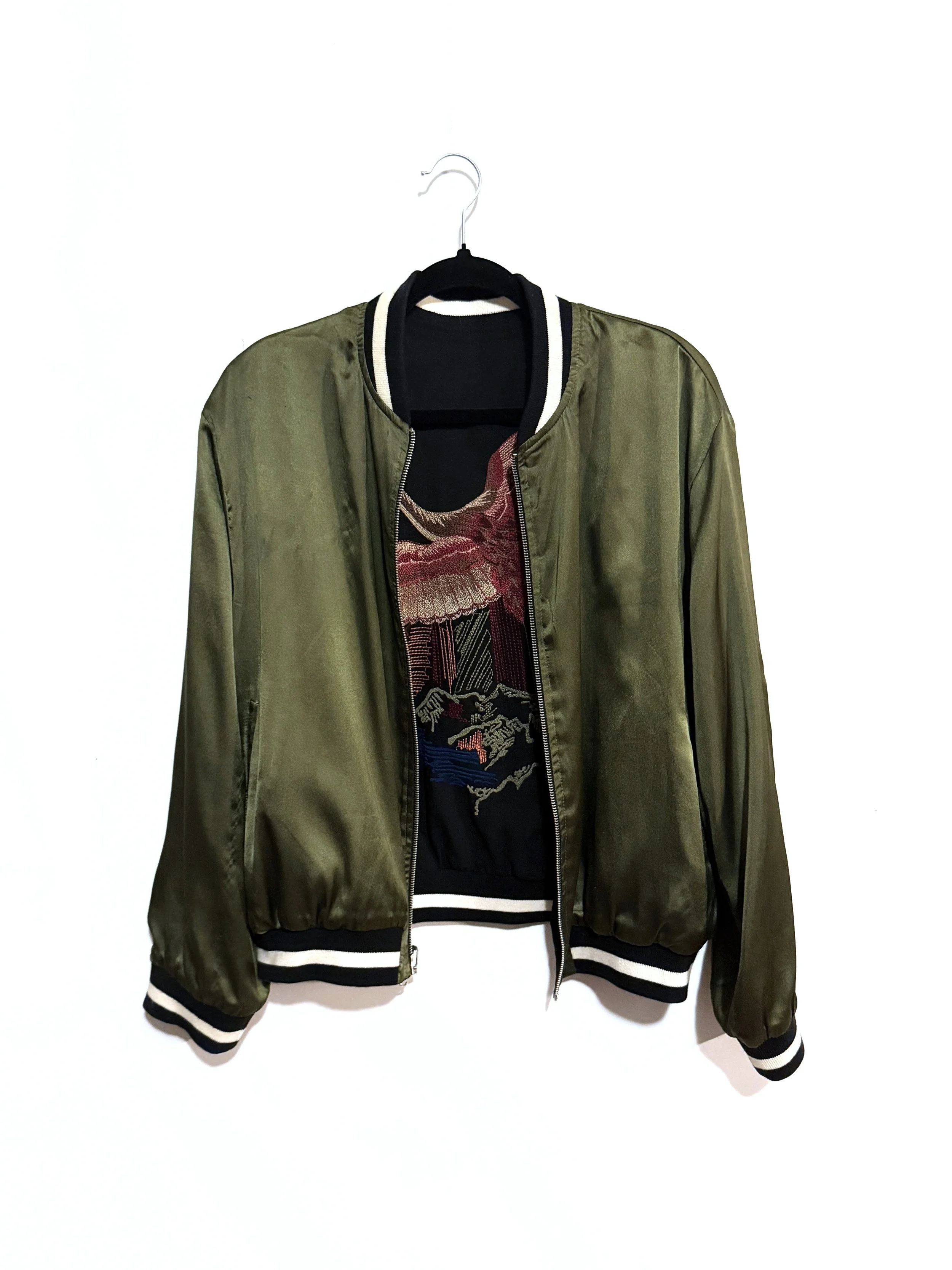 ZarareversibleblackolivebomberjacketINSIDE.JPG
