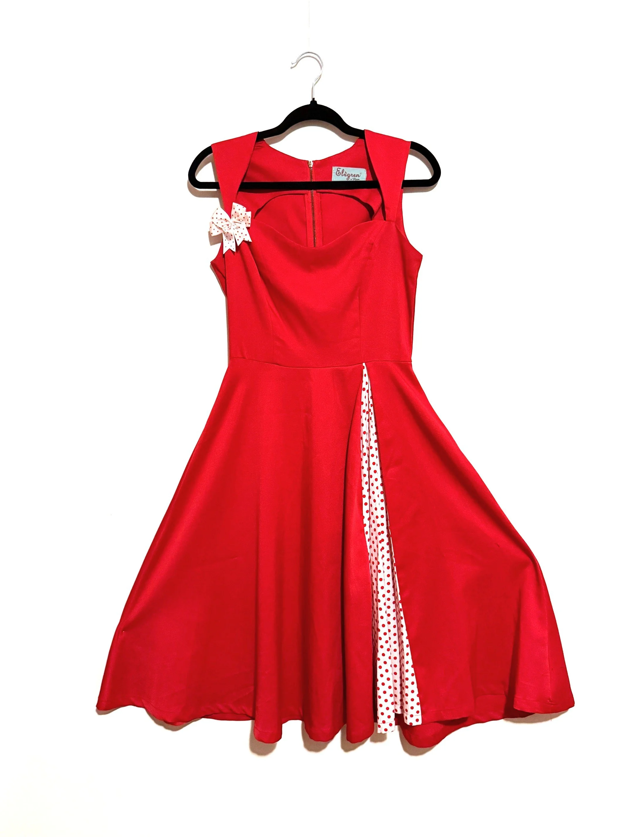 redvintagestylepolkadotdetaildress.JPG