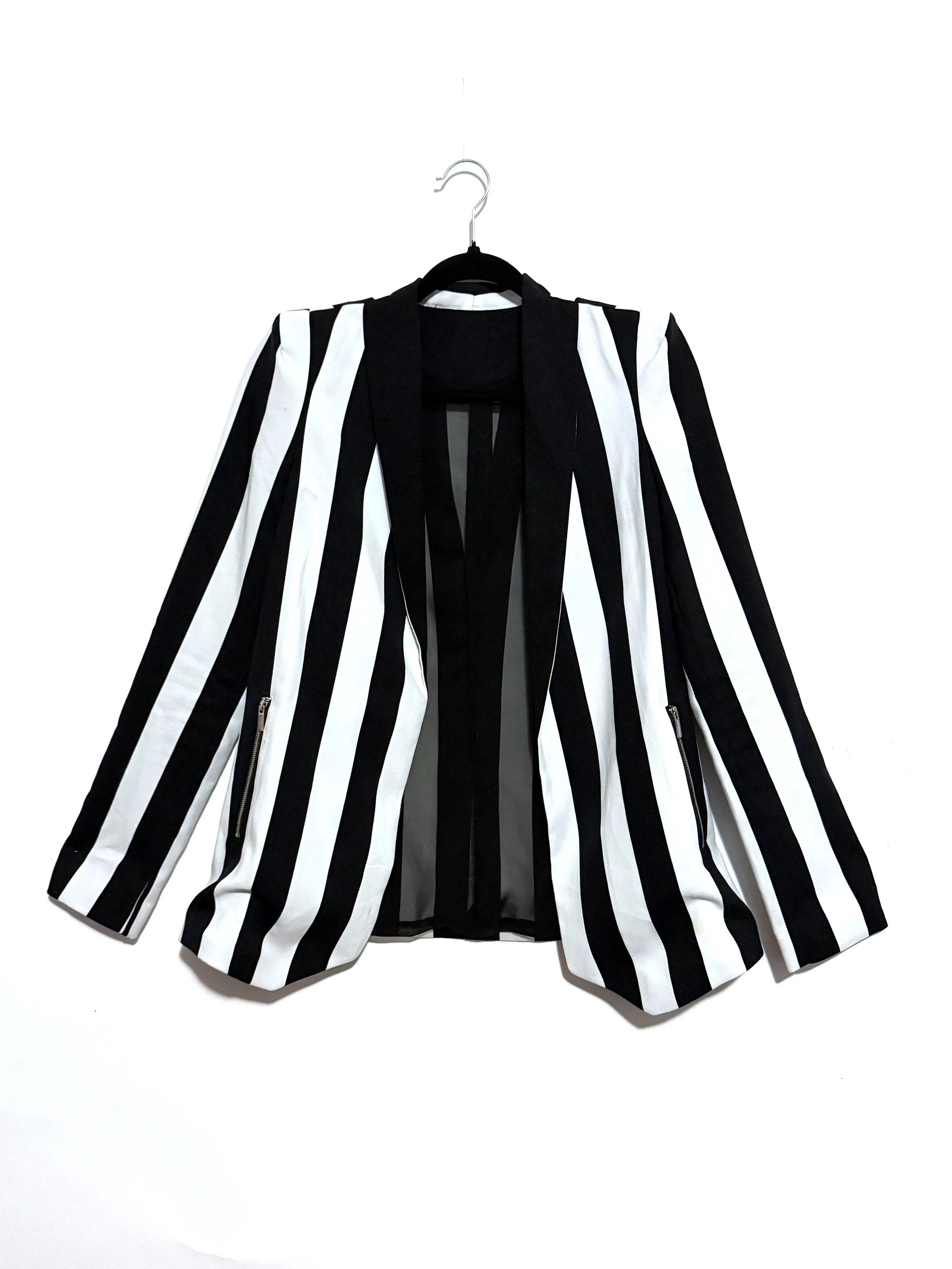Blackwhitestripedblazer.JPG