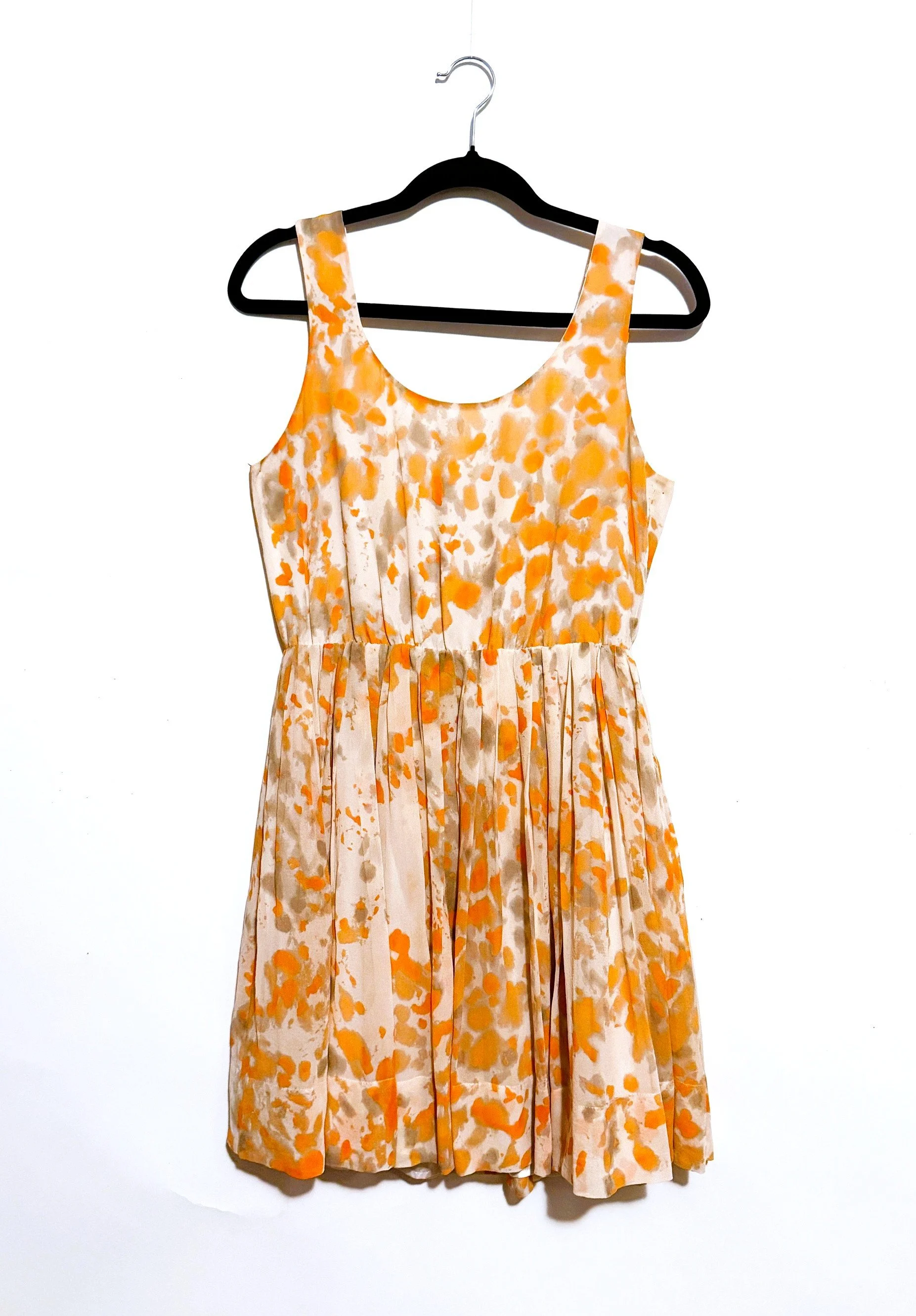Tangerinewhitegreysilksleevelessdress.JPG