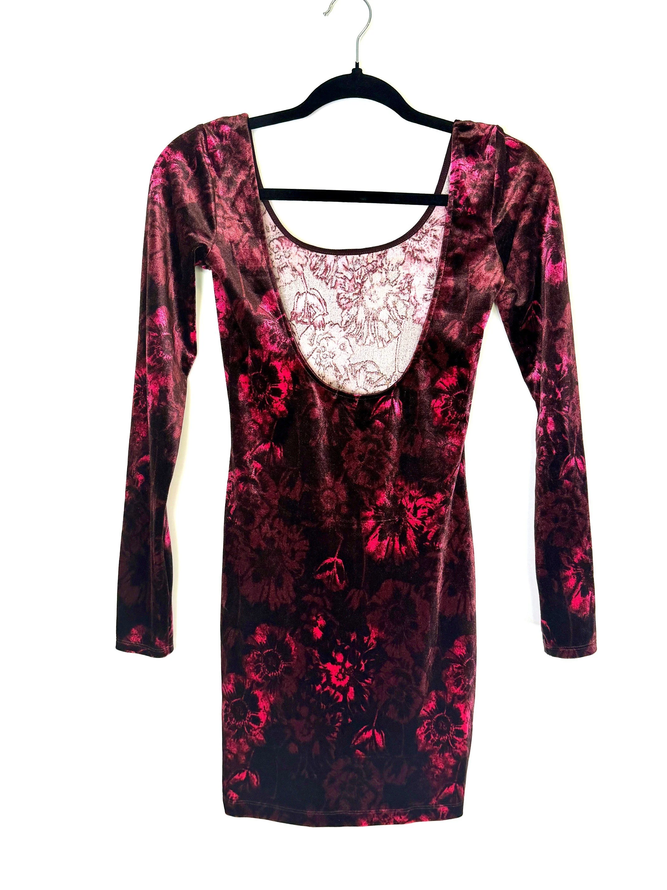 BurgundyfloralvelvetlongsleeveminidressBack.jpg