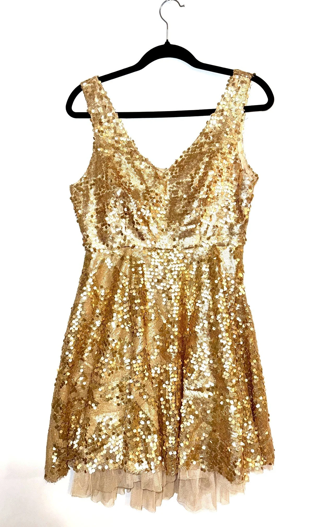 Goldsequinvneckpartydress.jpg