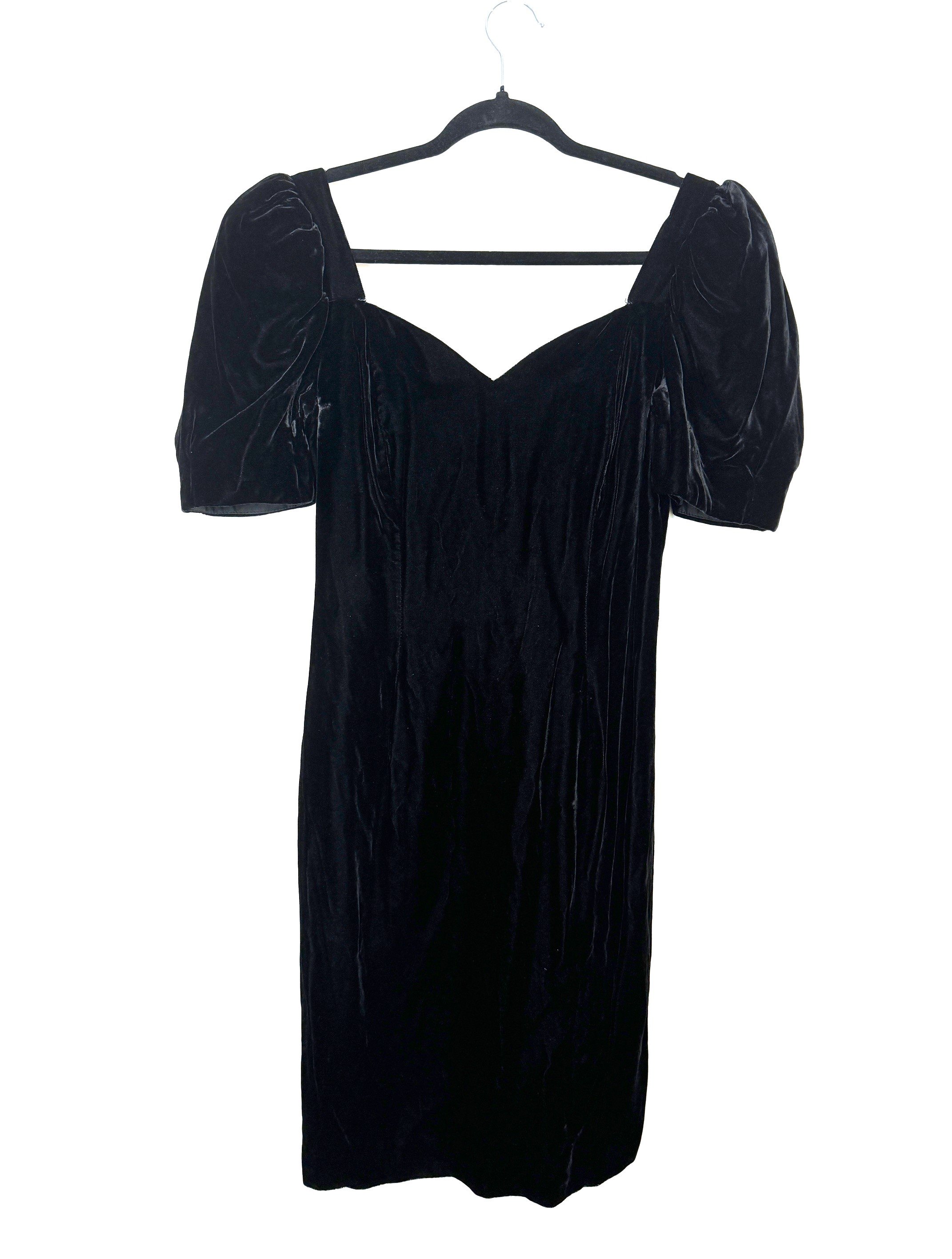 Blackvelvetvintagepuffsleeve.jpg
