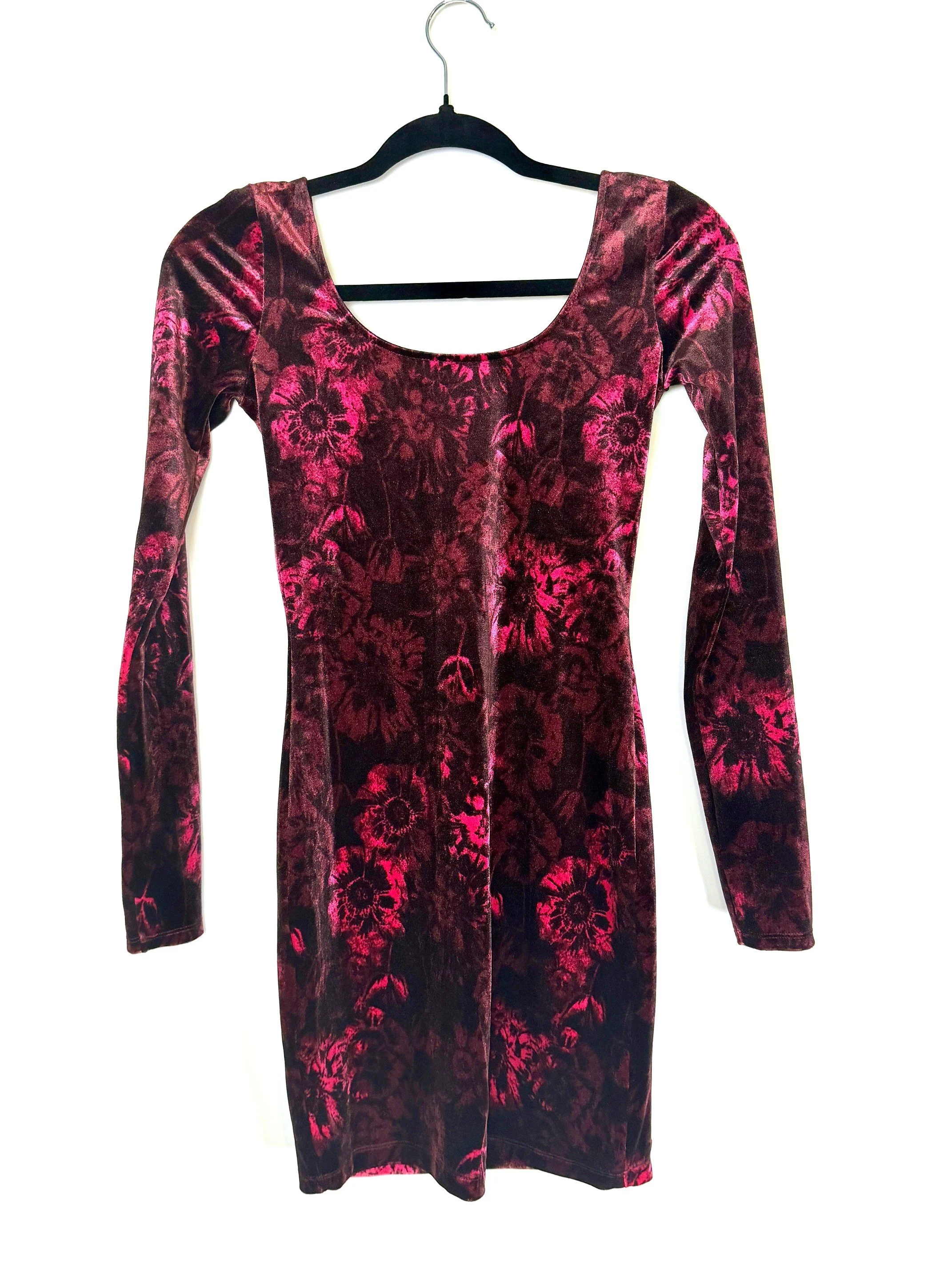Burgundyfloralvelvetlongsleeveminidress.jpg