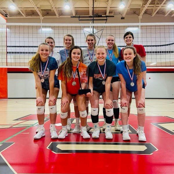 17 Red got their medals from Volley by the James 🏅 Congratulations ladies! #volleyball #volleyballplayer #roanokeunited
