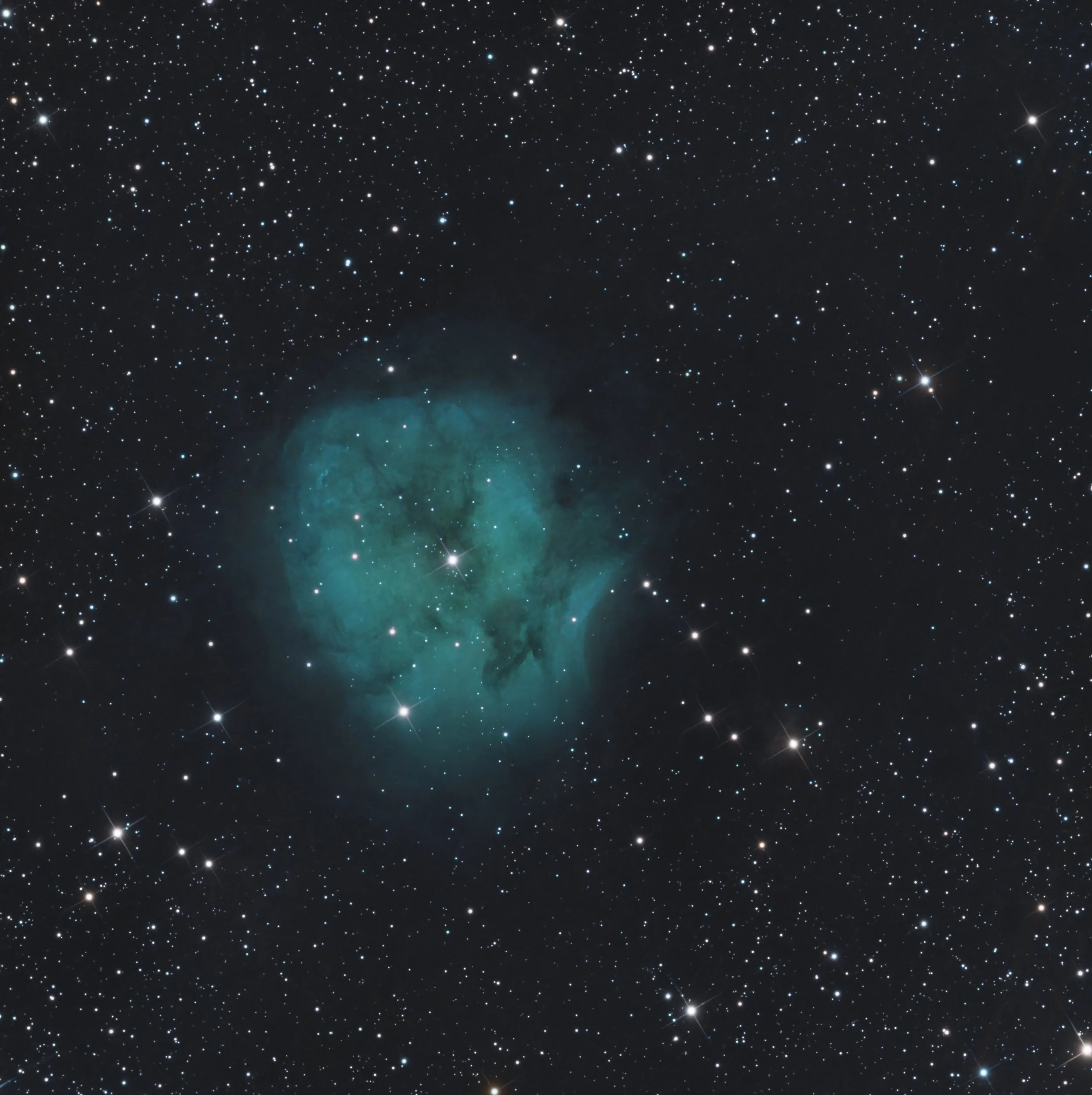 The Cocoon Nebula in Narrowband: 20 Hours Across 4 Clear Nights