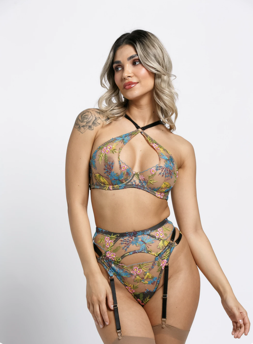 Here are 4 Lingerie brands that are perfect for your boudoir session!