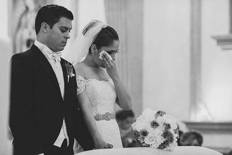 Caro_Bernardo_Blog_KapePhotography_Merida_PuertoVallarta_Caletas_LasCaletas_DestinationWedding_Mexico_WeddingPhotographer_047.jpg