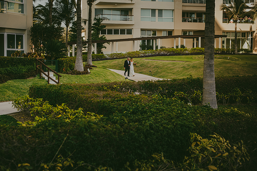 Kelsey+Chris_Blog_PuertoVallarta_DestinationWedding_Weddingphotography_KapePhotography_Mexico_059.jpg