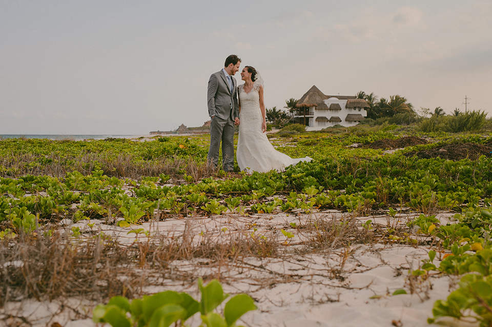 Sam+Alejandro_PlayadelCarmen_KapePhotography_destinationwedding_weddingphotography_mexico_fotografo_boda_cancun_rivieramaya_villasolyluna046.jpg