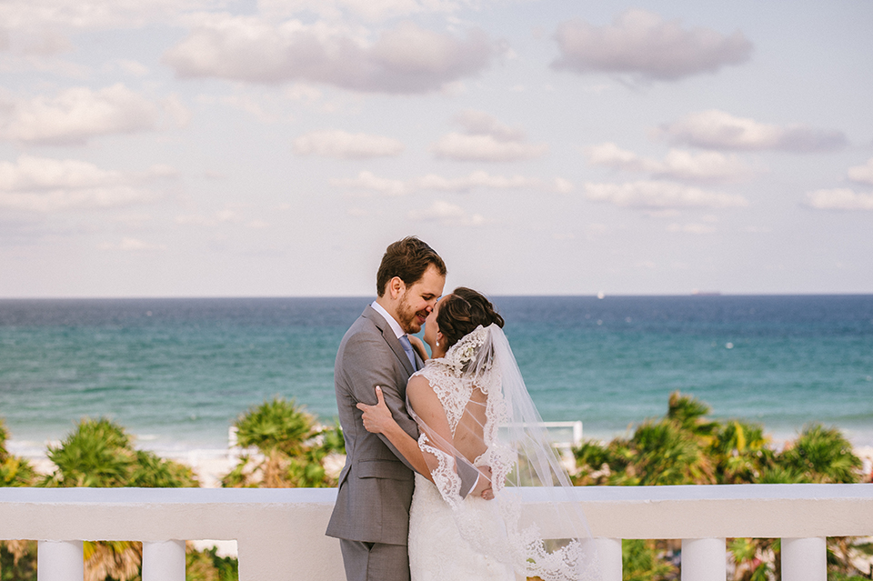 Sam+Alejandro_PlayadelCarmen_KapePhotography_destinationwedding_weddingphotography_mexico_fotografo_boda_cancun_rivieramaya_villasolyluna060.jpg