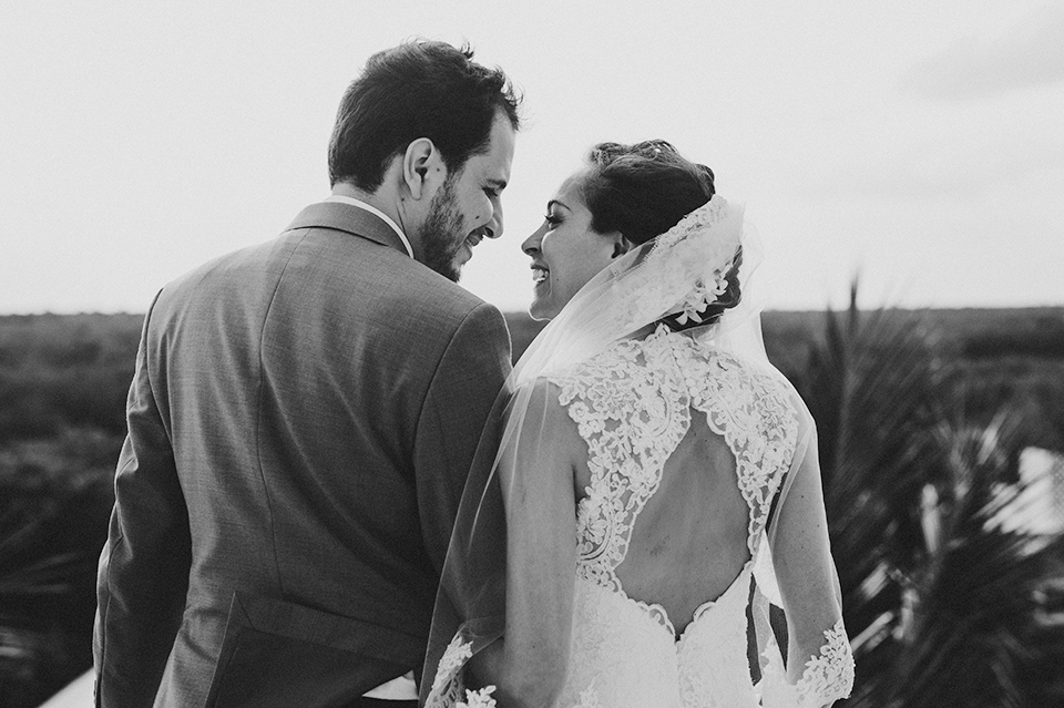 Sam+Alejandro_PlayadelCarmen_KapePhotography_destinationwedding_weddingphotography_mexico_fotografo_boda_cancun_rivieramaya_villasolyluna064.jpg