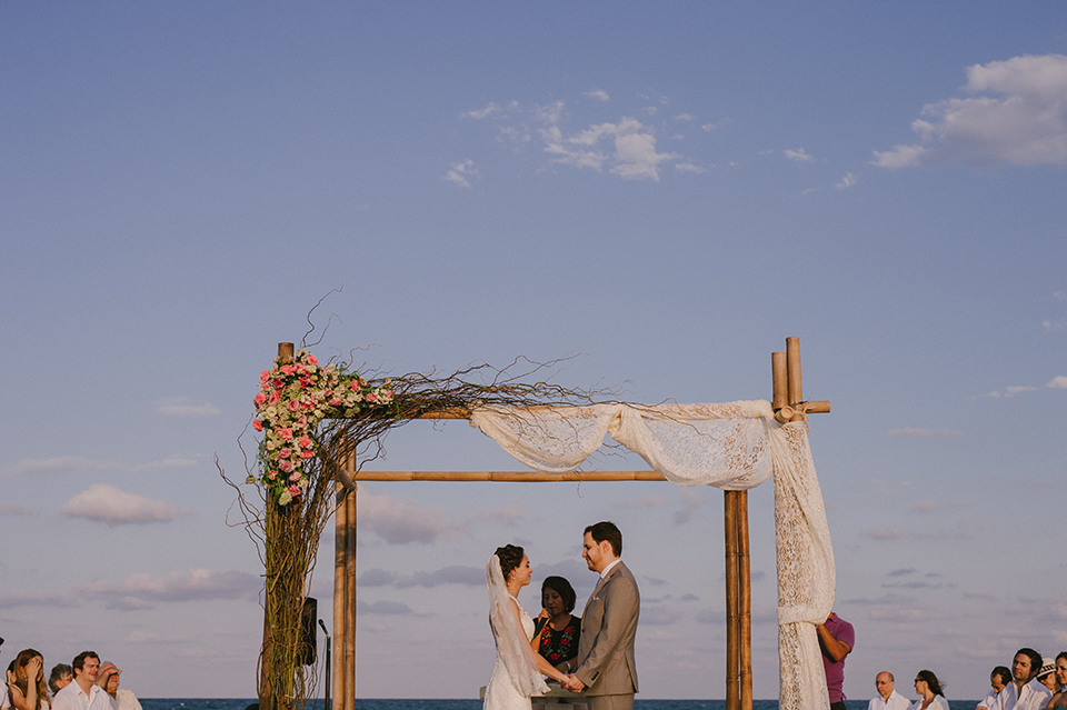 Sam+Alejandro_PlayadelCarmen_KapePhotography_destinationwedding_weddingphotography_mexico_fotografo_boda_cancun_rivieramaya_villasolyluna082.jpg