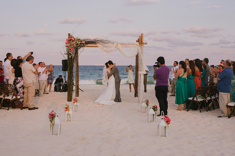 Sam+Alejandro_PlayadelCarmen_KapePhotography_destinationwedding_weddingphotography_mexico_fotografo_boda_cancun_rivieramaya_villasolyluna089.jpg