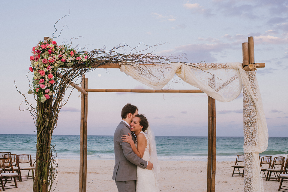 Sam+Alejandro_PlayadelCarmen_KapePhotography_destinationwedding_weddingphotography_mexico_fotografo_boda_cancun_rivieramaya_villasolyluna102.jpg