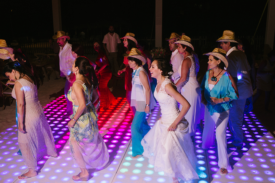 Sam+Alejandro_PlayadelCarmen_KapePhotography_destinationwedding_weddingphotography_mexico_fotografo_boda_cancun_rivieramaya_villasolyluna153.jpg