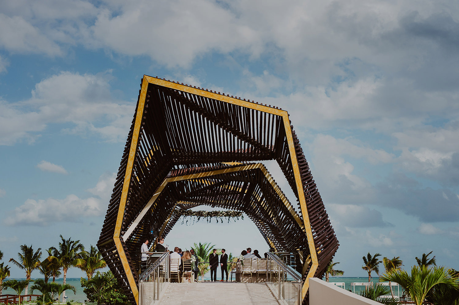 CherylReed_Wedding_Kape_Photography_WeddingPhotography_Mexico_Boda_Fotografia_Royalton_Hideway_Cancun_RivieraMaya_PlayadelCarmen_Beach_192FB_BLOG.jpg