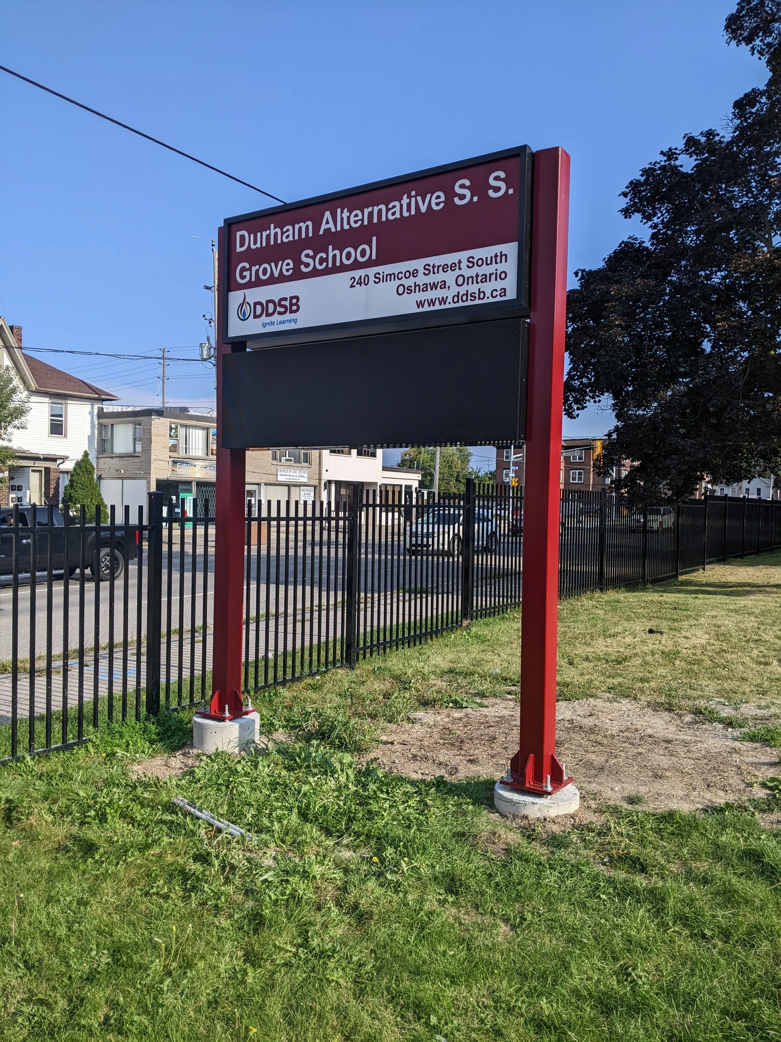 DDSB Alternative SS Grove Pylon Sign 003.jpg