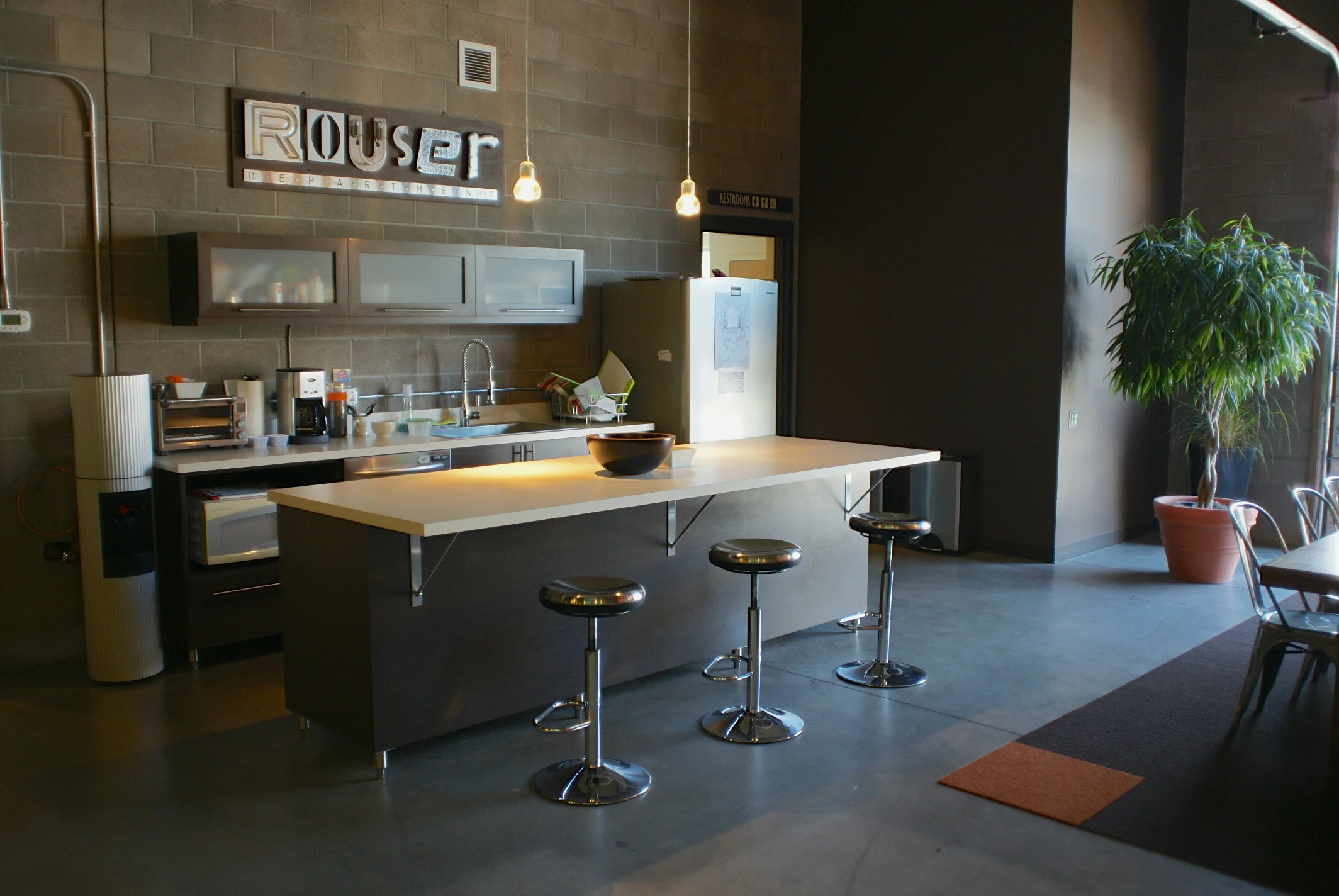 RR kitchen 2.JPG