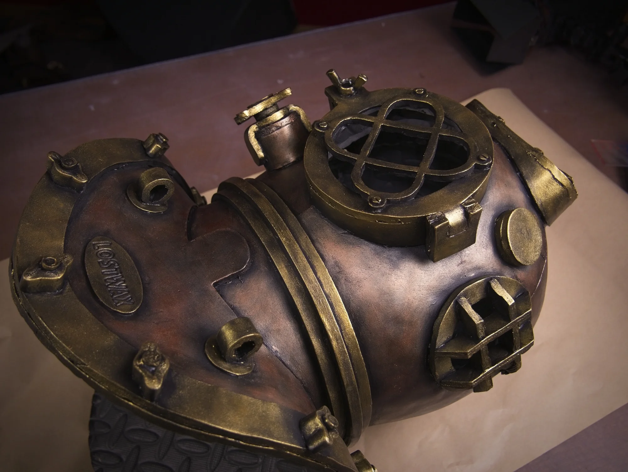DIY Deep Sea Diver Costume Helmet. Making a Vintage Diving Helmet