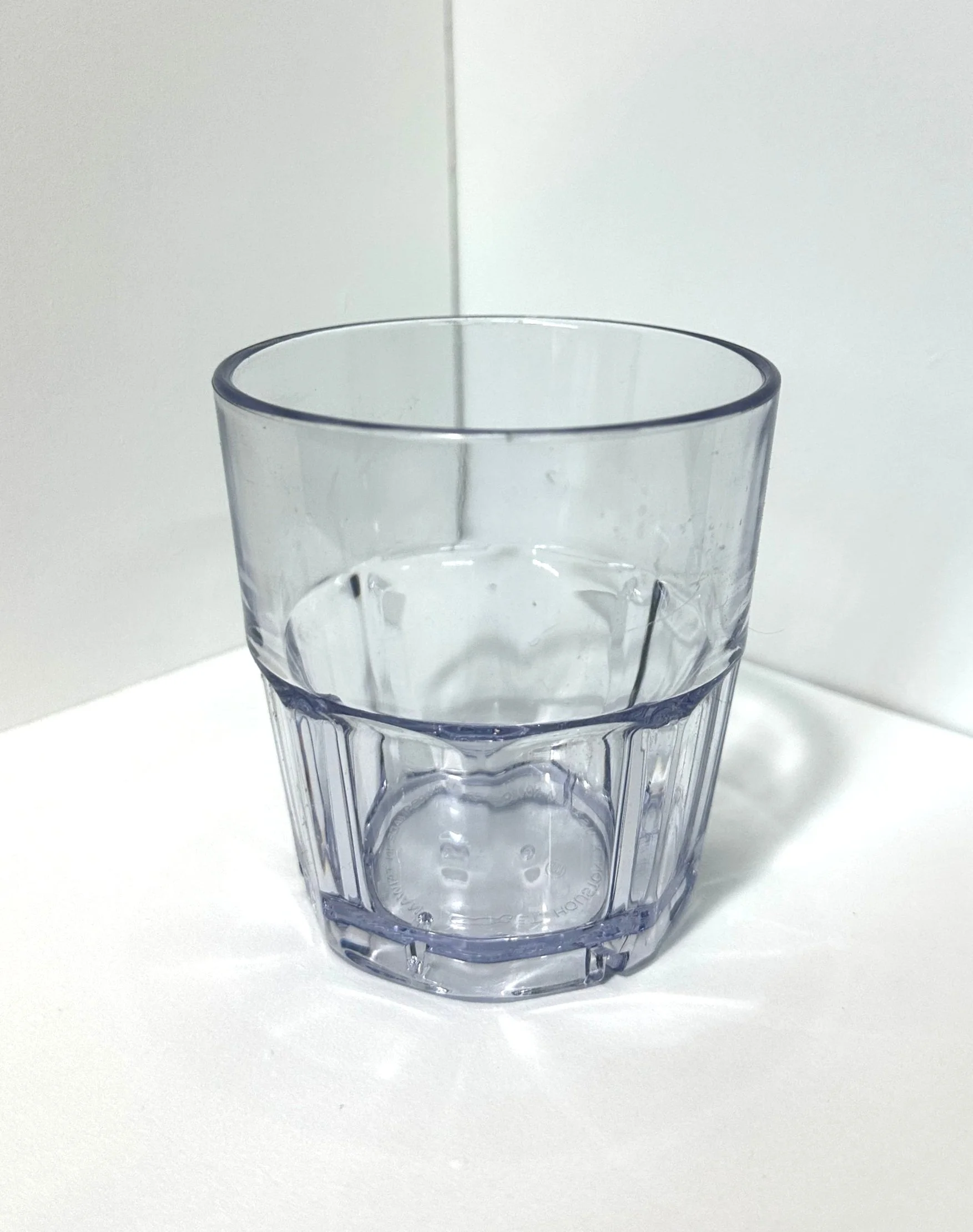 9 OZ. PLASTIC ROCKS GLASSES