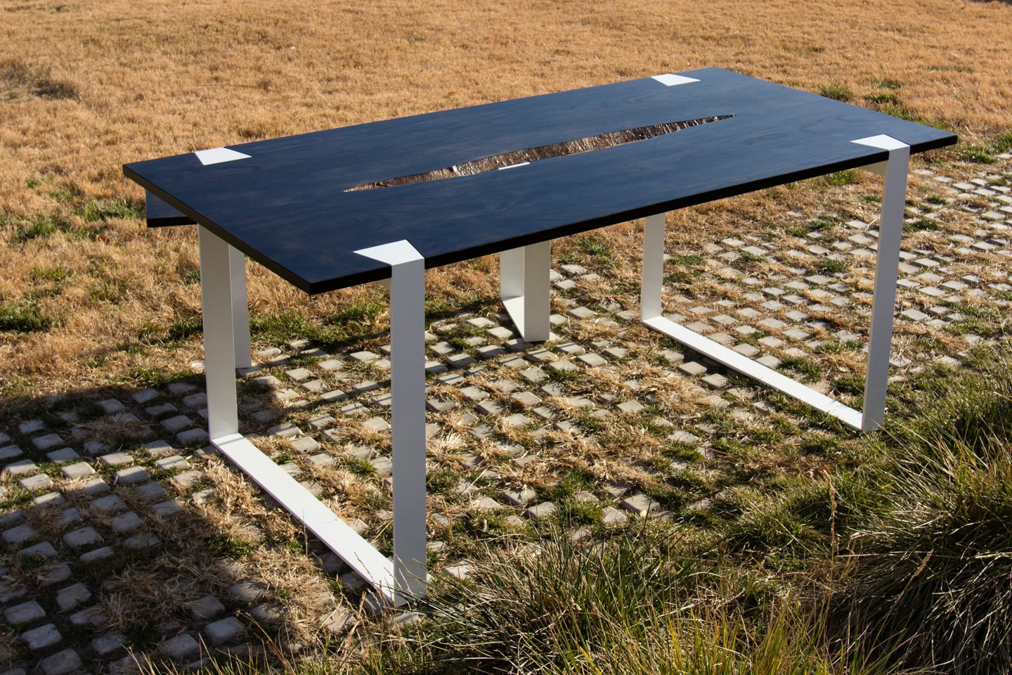studio build_dining table 2_2.jpg
