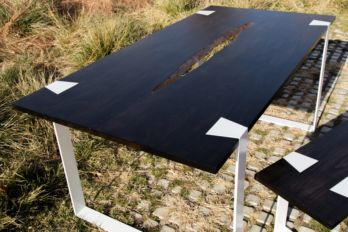 studio build_dining table _3.jpg