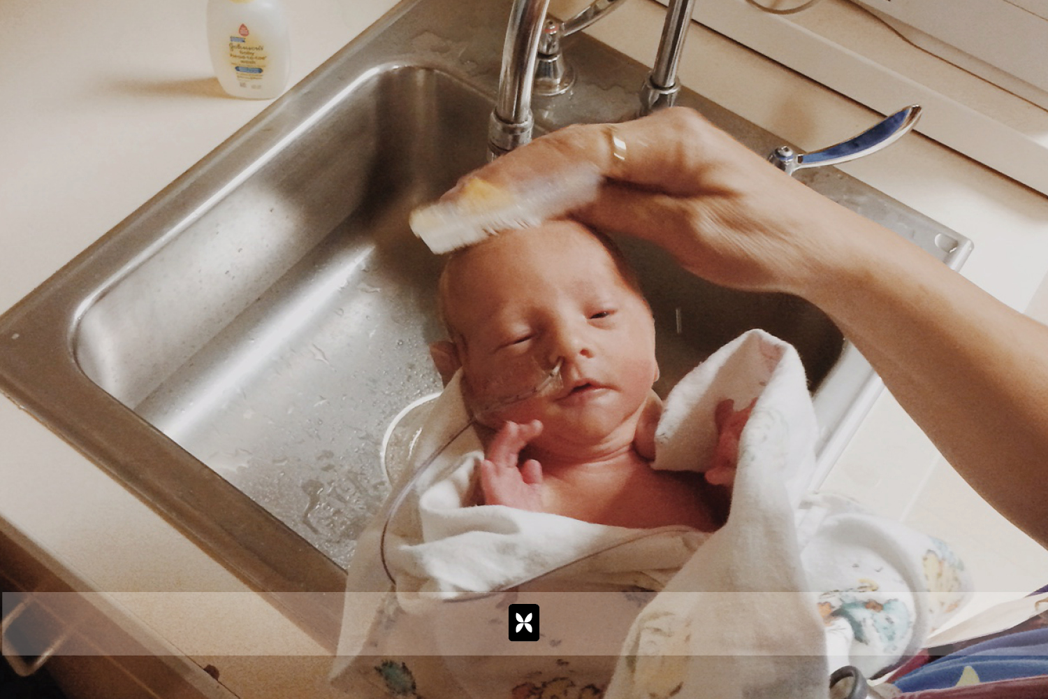 Tonight, we were able to assist the nurses in giving the kiddos a bath. 