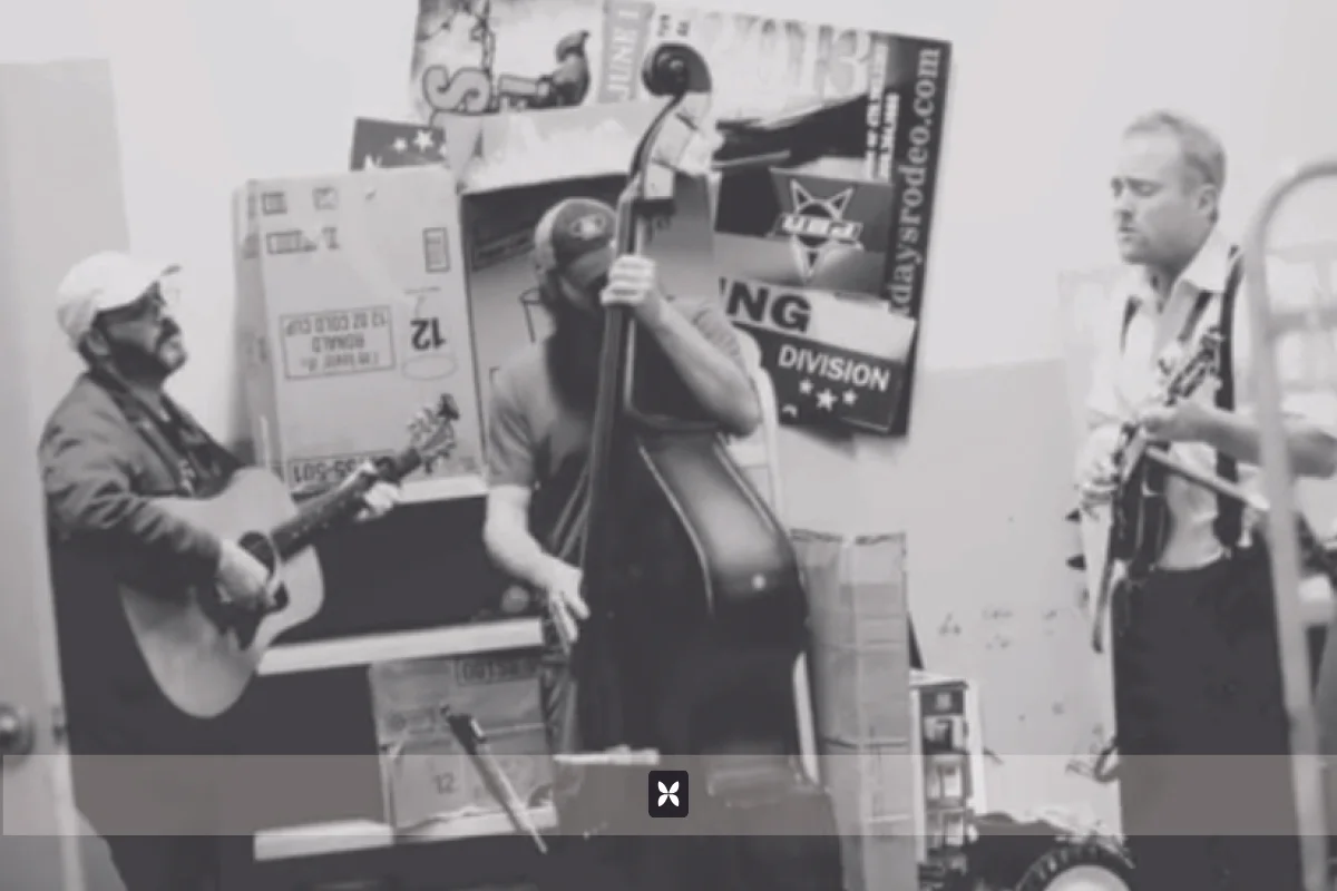 The Crumbs | Live & Warming Up in the Green Room