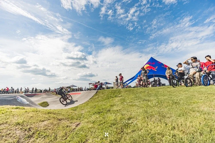 Red Bull Bike 21 Novo Studio A Commercial Lifestyle Editorial And Wedding Photography Company Located In Rogers Arkansas Usa Www Novo Studio Com Red Bull Bike 21 Novo Studio A Commercial Lifestyle Editorial And Wedding Photography Company Located In Rogers Arkansas Usa Www Novo Studio Com