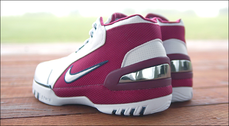 figure 8. This shot provides a good look at the large “bumper” built into the heel of the Nike Air Zoom Generation. It helps lock down the rearfoot and is a major contributor to the shoe’s overall stability. Made of thermoplastic urethane (i.e. heat formed plastic), the bumper and prominent chrome accents scuff very easily, but any damage will be purely cosmetic—the structure is beefy and built to last.